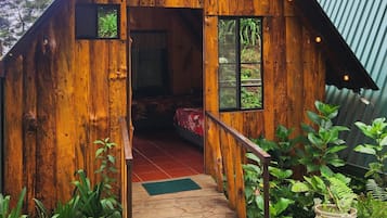 Traditional Cabin, Patio, Garden View