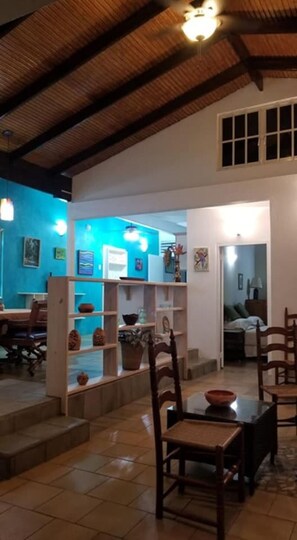 Dining - WINDCREST VILLA - Great view near Port of Spain (Port of Spain)