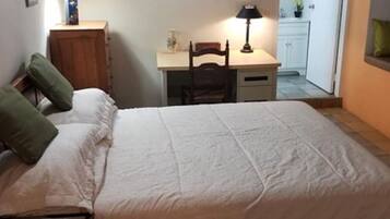 2 Schlafzimmer, Schreibtisch, Bügeleisen/Bügelbrett, kostenloses WLAN