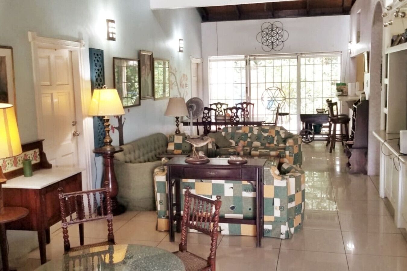 Smart-TV, Stereoanlage, Arbeitsbereiche