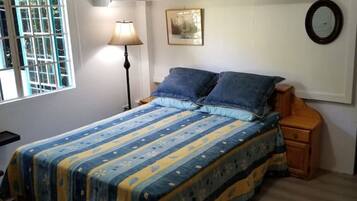 5 Schlafzimmer, Schreibtisch, Bügeleisen/Bügelbrett, kostenloses WLAN