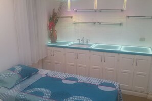 5 habitaciones, escritorio, tabla de planchar con plancha y wifi gratis 