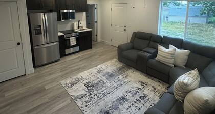 Modern 1 BR + Kitchen Comfort