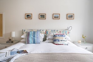 1 غرفة نوم ومكواة/لوح كي وملاءات أسرّة