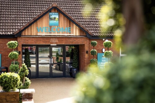 4 Lakeside (6) - sleeps 6 guests  in 3 bedrooms