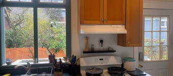 Charming 1-bedroom house with WiFi and AC in marvelous Vancouver