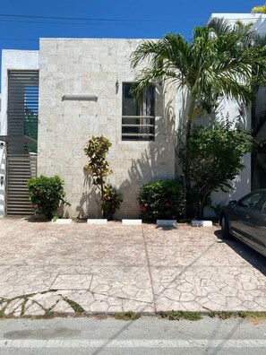 Exterior - Playa del Carmen Estudios (Playa del Carmen)