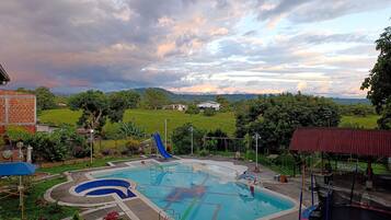 Alberca al aire libre