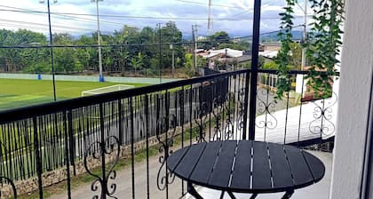 Finca Moderna Y Acogedora Con Piscina, Encanto Natural.