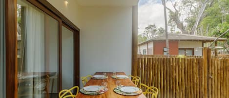 Villa básica | Restaurante al aire libre