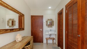 Basic Villa | Bahagian dalam