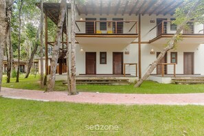 Exterior detail - Houses in the Ecovillage D'ajuda Condominium - EVL (Porto Seguro)