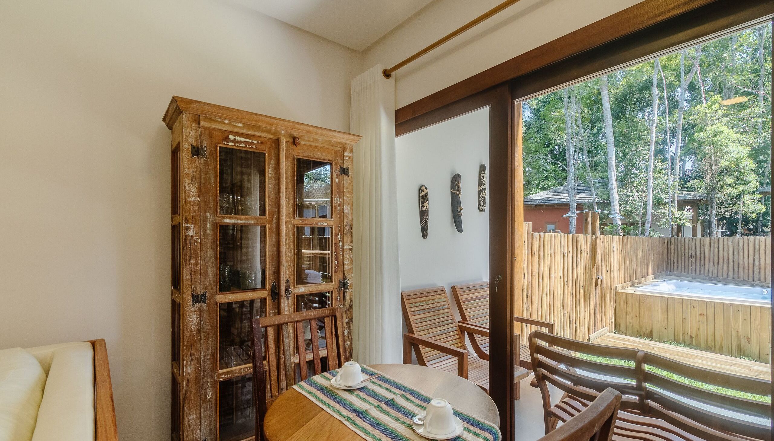 Basic Villa | Outdoor dining