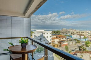 Basic Apartment | Outdoor dining