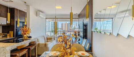 Basic Apartment | Dining