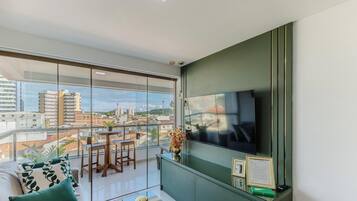 Basic Apartment | Living area