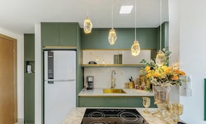 Basic Apartment | Private kitchen - Building With Swimming Pool 300m From the Beach in Ilheus - MMD (Ilhéus)