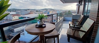 Building With Swimming Pool 300m From the Beach in Ilheus - MMD