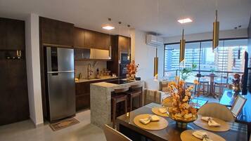 Basic Apartment | Dining