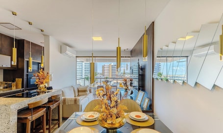 Basic Apartment | Dining