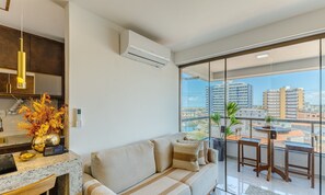 Basic Apartment | Living area - Building With Swimming Pool 300m From the Beach in Ilheus - MMD (Ilhéus)