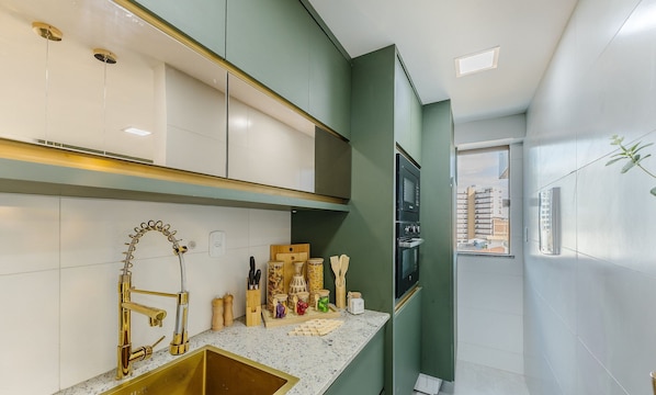 Basic Apartment | Private kitchen