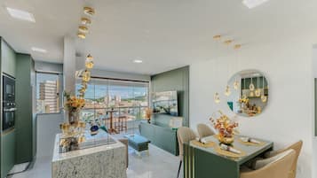 Basic Apartment | Dining