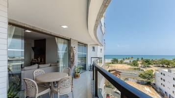 Basic Apartment | Outdoor dining