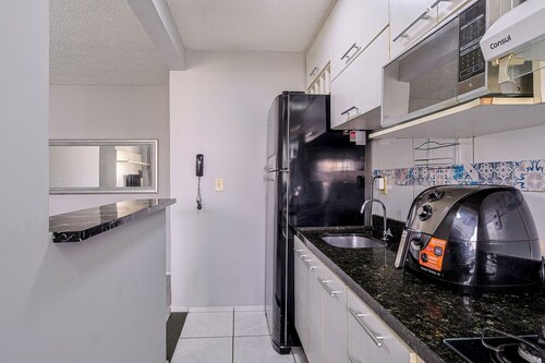 Apto com Ar-condicionado e Vaga em Hon rio Gurgel