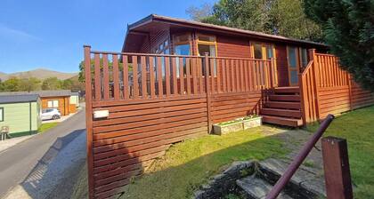 Willow Lodge - a holiday lodge that sleeps 6 guests in 3 bedrooms