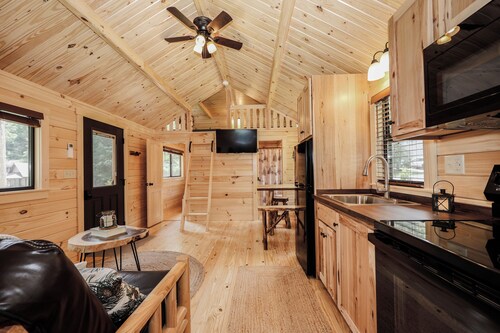 PineHaus - Brand New Log Cabin at Harvard Brook