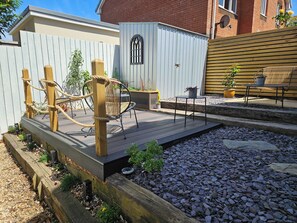 Terrace/patio - Pebble Ho! Ho! Holiday home in Westward Ho! (Westward Ho!)