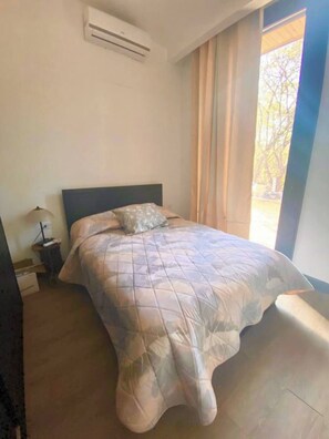 1 chambre, fer et planche à repasser, Wi-Fi, draps fournis
