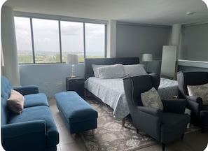 5 soverom, skrivebord, strykejern/-brett og wi-fi (inkludert)