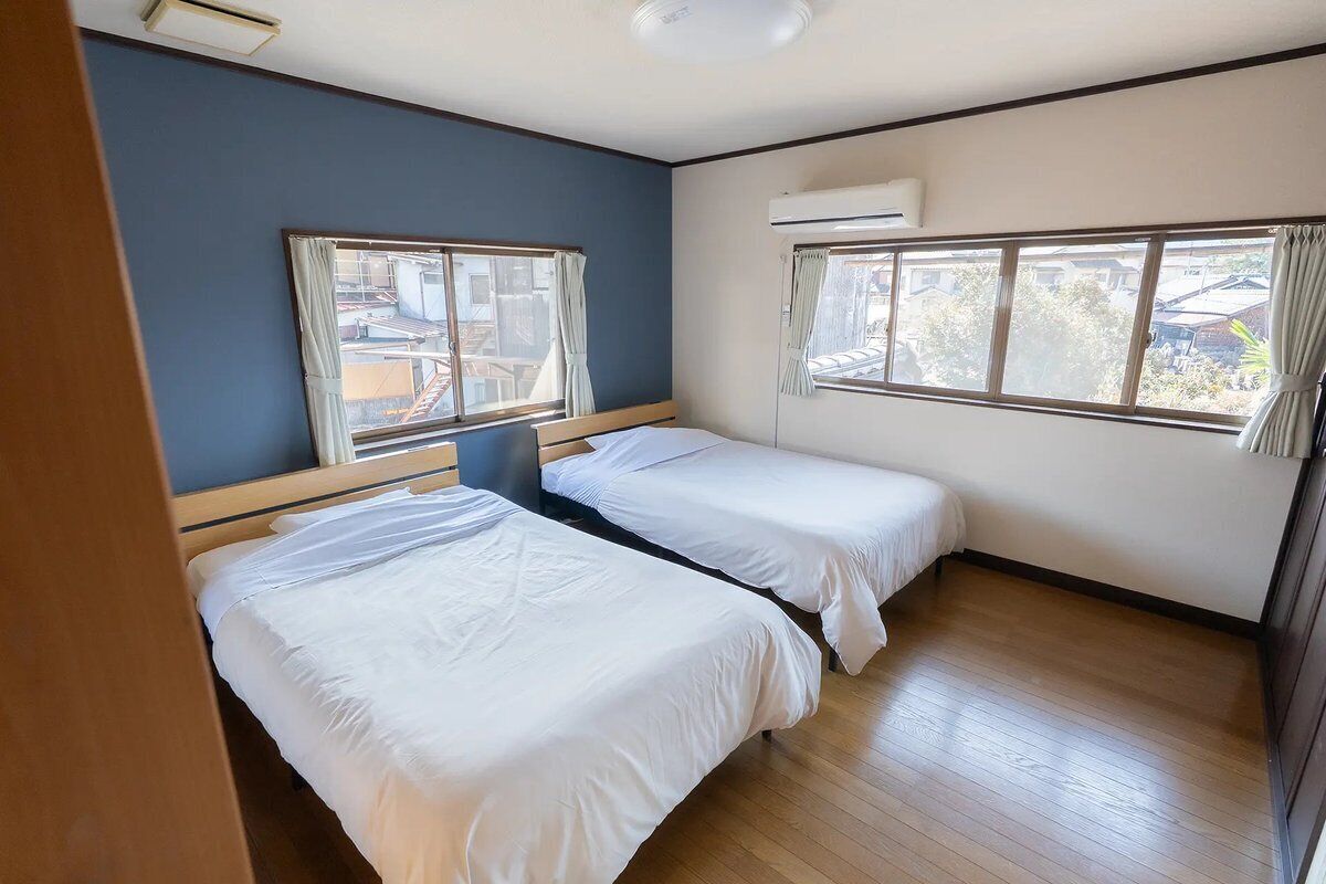 5 bedrooms