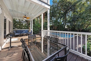 Outdoor dining - Villa 7218 on Duck Key - 3 BR & 3 BA - Boat Slip Available (Duck Key)