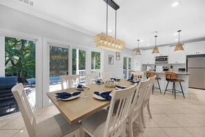 Dining - Villa 7218 on Duck Key - 3 BR & 3 BA - Boat Slip Available (Duck Key)