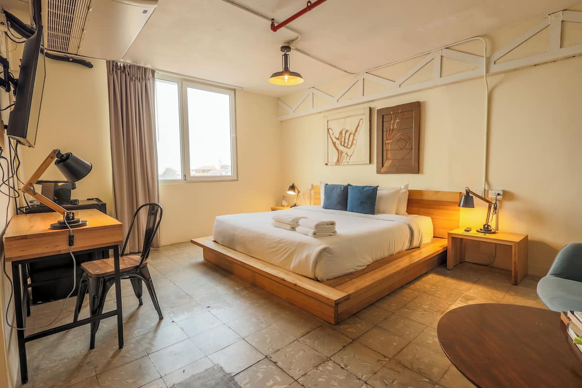 In-room safe, free WiFi