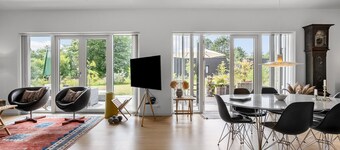 Beautiful home in Fårevejle with WiFi