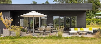 Beautiful home in Fårevejle with WiFi