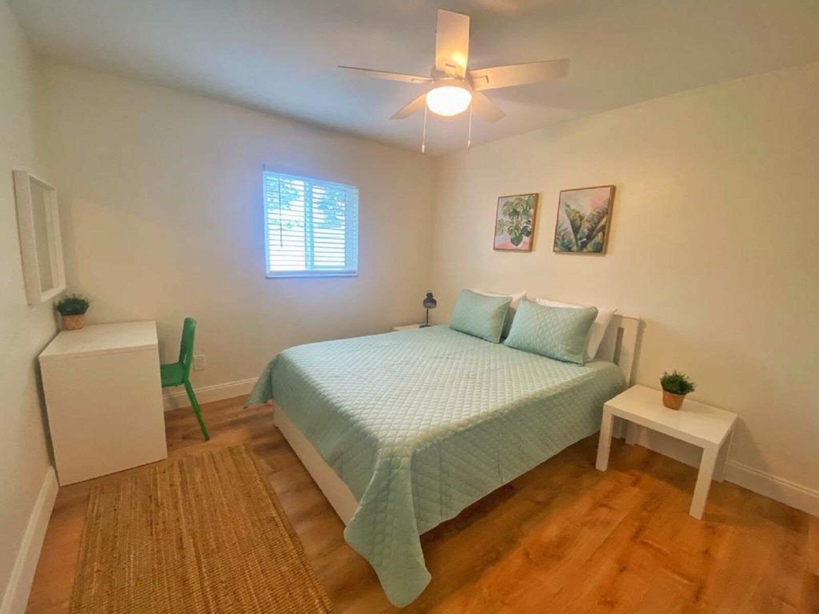 3 bedrooms, desk, iron/ironing board, free WiFi