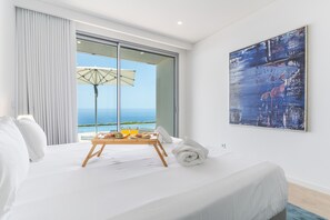 3 bedrooms, iron/ironing board, travel crib, free WiFi