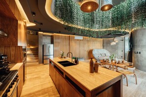 Fridge, microwave, oven, stovetop