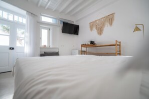 Bügeleisen/Bügelbrett, Reisekinderbett, kostenloses WLAN, Bettwäsche