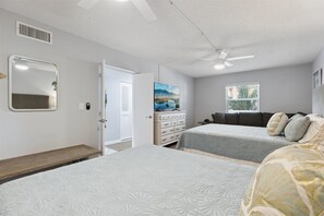 3 bedrooms, iron/ironing board, free WiFi