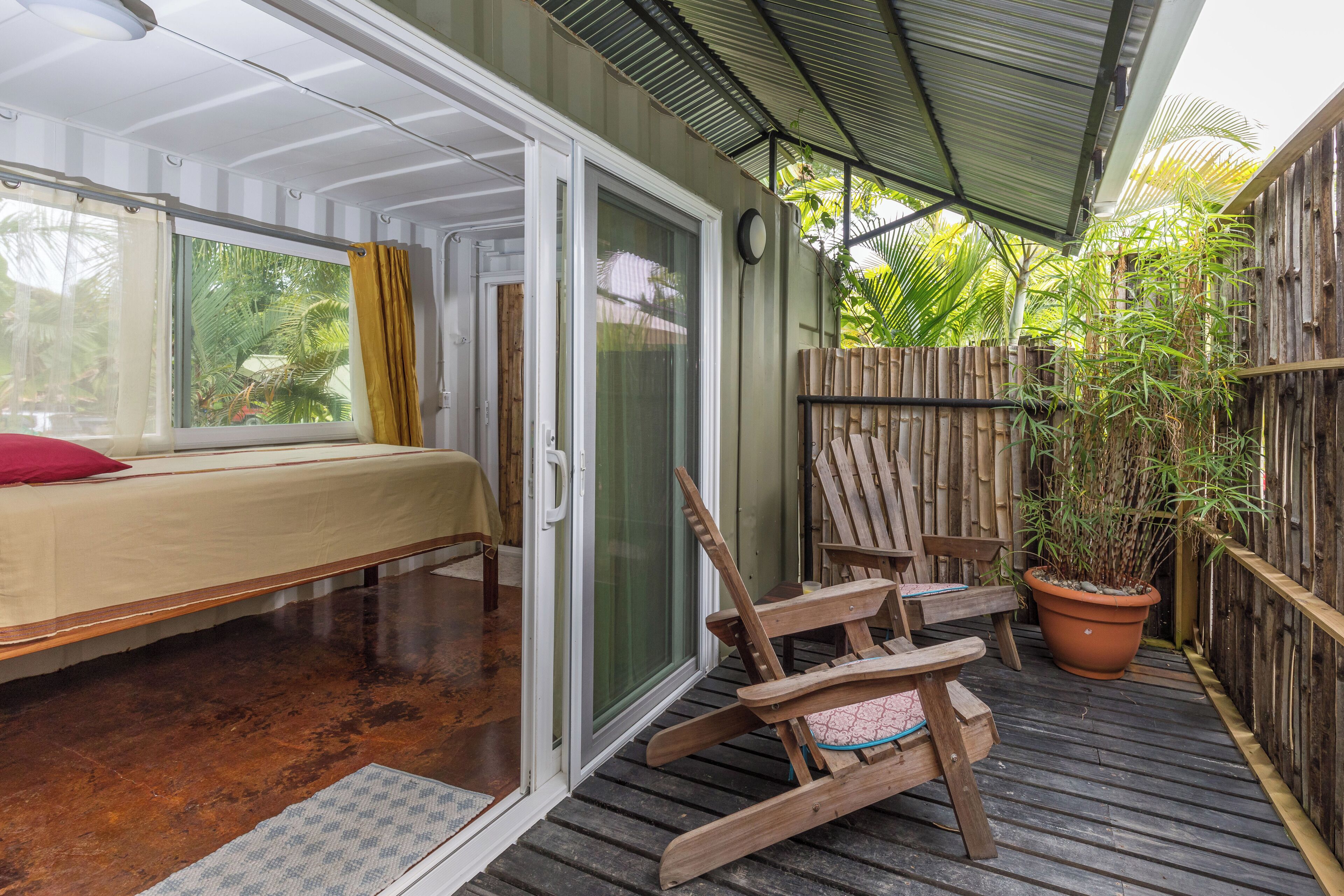 Kolmen hengen huone | Tallelokero huoneessa, ilmainen Wi-Fi