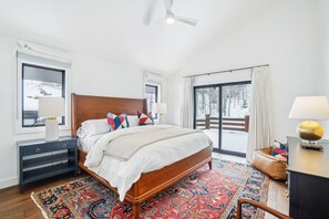 4 makuuhuonetta, silitysrauta/-lauta, ilmainen Wi-Fi, vuodevaatteet