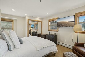 3 chambres, fer et planche à repasser, Wi-Fi gratuit, draps fournis