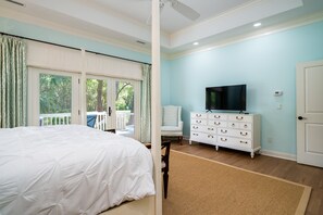 4 makuuhuonetta, silitysrauta/-lauta, ilmainen Wi-Fi, vuodevaatteet