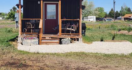 The Bunkhouse
Tiny home with a farm feel.with WiFi,and AC.